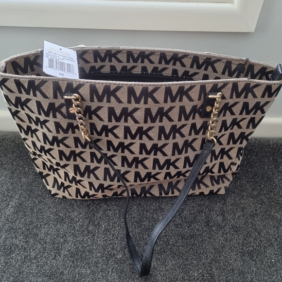 Michael Kors Handbags - Michael Kors tote handbag